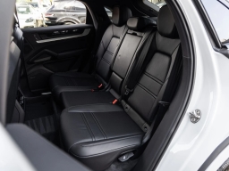 Porsche Cayenne Base Coupe AWD 2026