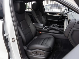 Porsche Cayenne Base Coupe AWD 2026