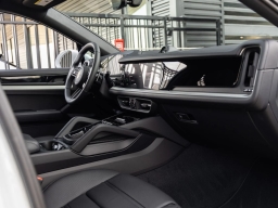 Porsche Cayenne Base Coupe AWD 2026