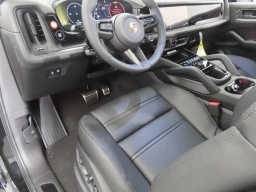 Porsche Cayenne GTS Coupe AWD 2026