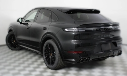 Porsche Cayenne GTS Coupe AWD 2026