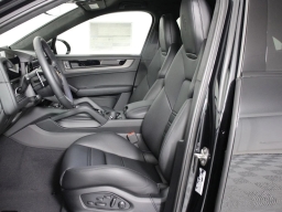 Porsche Cayenne GTS Coupe AWD 2026