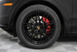 Porsche Cayenne GTS Coupe AWD 2026