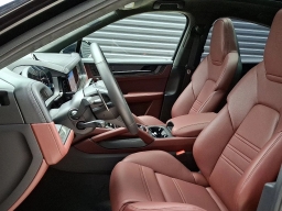 Porsche Cayenne GTS Coupe AWD 2026