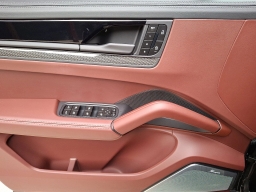 Porsche Cayenne GTS Coupe AWD 2026