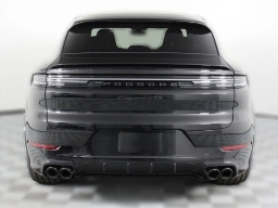 Porsche Cayenne GTS Coupe AWD 2026