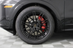 Porsche Cayenne GTS Coupe AWD 2026