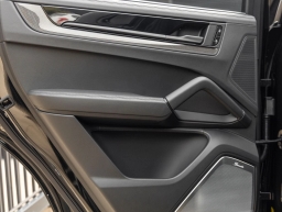 Porsche Cayenne GTS Coupe AWD 2026