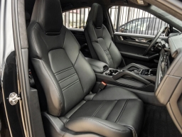 Porsche Cayenne GTS Coupe AWD 2026