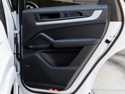 Porsche Cayenne S Coupe AWD 2026