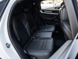 Porsche Cayenne S Coupe AWD 2026