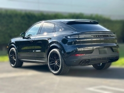 Porsche Cayenne S Coupe AWD 2026