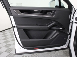 Porsche Cayenne S Coupe AWD 2026