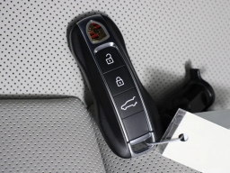 Porsche Cayenne S Coupe AWD 2026