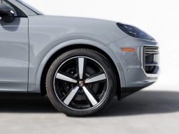 Porsche Cayenne S Coupe AWD 2025