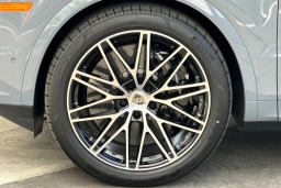 Porsche Cayenne Turbo E-Hybrid Coupe AWD 2026