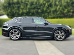 Porsche Cayenne Turbo E-Hybrid Coupe AWD 2026