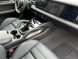 Porsche Cayenne Turbo E-Hybrid Coupe AWD 2026