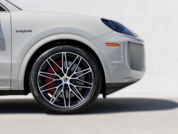 Porsche Cayenne Turbo E-Hybrid Coupe AWD 2025