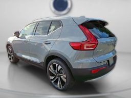 Volvo XC40 Ultra Bright Theme B5 AWD 2025