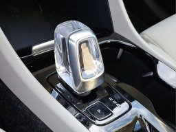 Volvo XC40 Ultra Bright Theme B5 AWD 2025