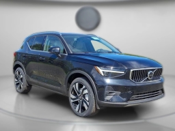 Volvo XC40 Ultra Bright Theme B5 AWD 2025