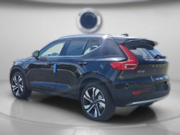 Volvo XC40 Ultra Bright Theme B5 AWD 2025