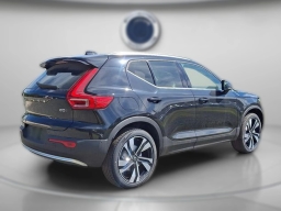 Volvo XC40 Ultra Bright Theme B5 AWD 2025