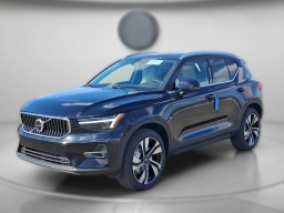 Volvo XC40 Ultra Bright Theme B5 AWD 2025