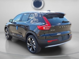 Volvo XC40 Ultra Bright Theme B5 AWD 2025