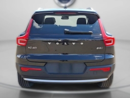 Volvo XC40 Ultra Bright Theme B5 AWD 2025