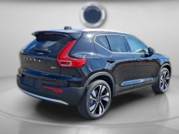 Volvo XC40 Ultra Bright Theme B5 AWD 2025