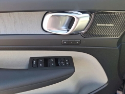 Volvo XC40 Ultra Bright Theme B5 AWD 2025