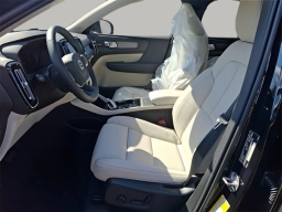 Volvo XC40 Ultra Bright Theme B5 AWD 2025