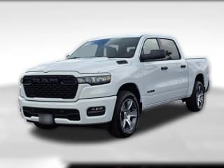 Ram 1500 Express 4x2 Crew Cab 5'7" Box