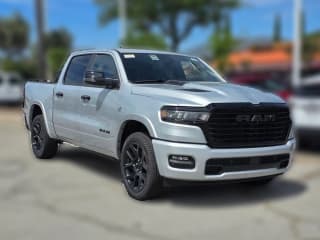 Ram 1500 Laramie 4x4 Crew Cab 5'7" Box