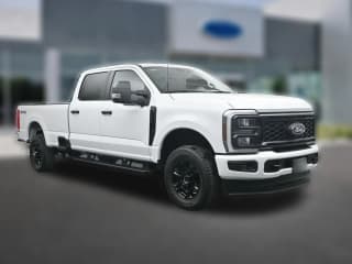 Ford Super Duty F-250 SRW XL 4WD Crew Cab 8' Box