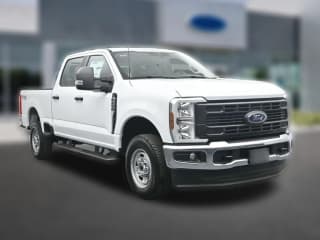 Ford Super Duty F-250 SRW XL 4WD Crew Cab 6.75' Box