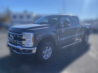 Ford Super Duty F-250 SRW XLT 4WD Crew Cab 6.75' Box