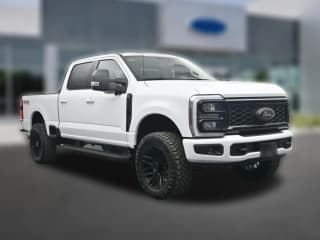 Ford Super Duty F-250 SRW XLT 4WD Crew Cab 6.75' Box