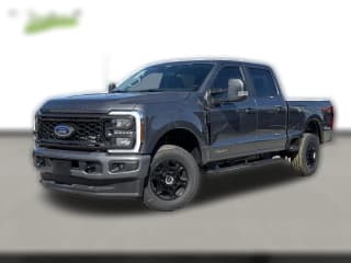 Ford Super Duty F-250 SRW XL 4WD Crew Cab 6.75' Box