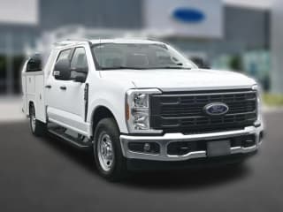 Ford Super Duty F-350 SRW XL 2WD Crew Cab 8' Box
