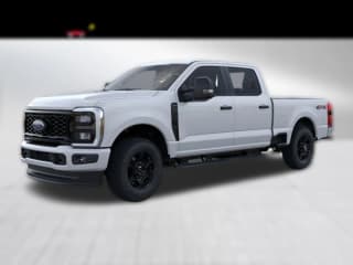 Ford Super Duty F-350 SRW XL 4WD Crew Cab 6.75' Box