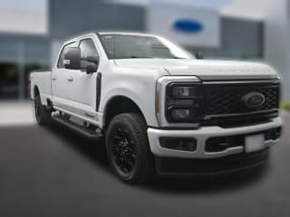 Ford Super Duty F-350 SRW XLT 4WD Crew Cab 8' Box