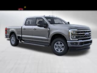 Ford Super Duty F-350 SRW XLT 4WD Crew Cab 6.75' Box