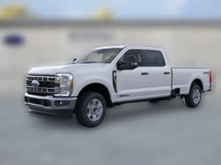 Ford Super Duty F-350 SRW XLT 4WD Crew Cab 8' Box