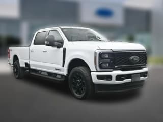 Ford Super Duty F-350 SRW XLT 4WD Crew Cab 8' Box