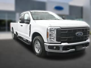 Ford Super Duty F-350 SRW XL 2WD SuperCab 8' Box
