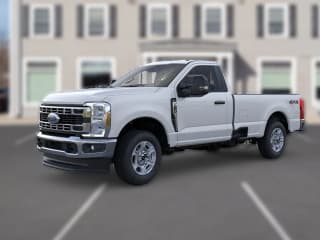 Ford Super Duty F-250 SRW XLT 4WD Reg Cab 8' Box