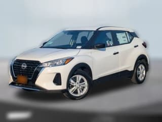 Nissan Kicks Play S FWD